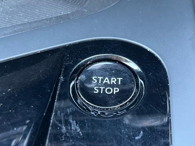 ノート オーテック 軽減ブレーキ 純正9インチナビ 地デジ Bluetooh アラウンドモニター インテリジェントルームミラー 置くだけ充電 LEDライト フォグランプ ETC2.0 シートヒーター 純正アルミ 禁煙車(18枚目)