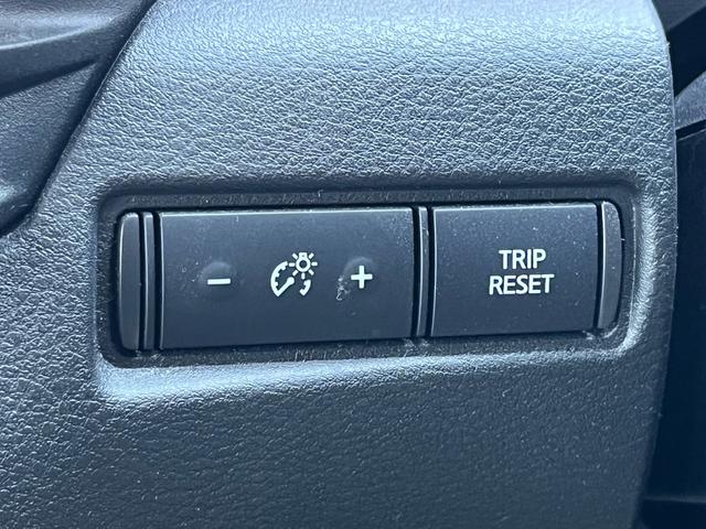 ノート オーテック 軽減ブレーキ 純正9インチナビ 地デジ Bluetooh アラウンドモニター インテリジェントルームミラー 置くだけ充電 LEDライト フォグランプ ETC2.0 シートヒーター 純正アルミ 禁煙車(19枚目)