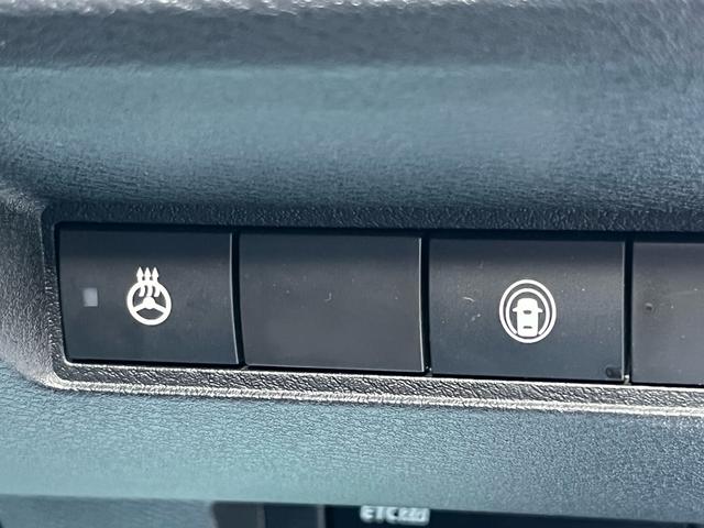 ノート オーテック 軽減ブレーキ 純正9インチナビ 地デジ Bluetooh アラウンドモニター インテリジェントルームミラー 置くだけ充電 LEDライト フォグランプ ETC2.0 シートヒーター 純正アルミ 禁煙車(25枚目)