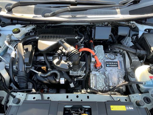 ノート オーテック 軽減ブレーキ 純正9インチナビ 地デジ Bluetooh アラウンドモニター インテリジェントルームミラー 置くだけ充電 LEDライト フォグランプ ETC2.0 シートヒーター 純正アルミ 禁煙車(47枚目)