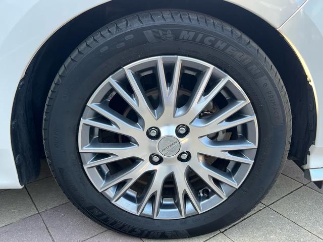 ノート オーテック 軽減ブレーキ 純正9インチナビ 地デジ Bluetooh アラウンドモニター インテリジェントルームミラー 置くだけ充電 LEDライト フォグランプ ETC2.0 シートヒーター 純正アルミ 禁煙車(52枚目)