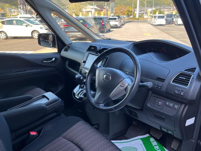 セレナ ハイウェイスター　Ｓ－ハイブリッド　軽減ブレーキ　８インチナビ　地デジ　Ｂｌｕｅｔｏｏｈ　バックモニター　両側パワースライドドア　フリップダウンモニター　クルーズコントロール　ディスチャージライト　レーンキープアシスト　ＥＴＣ　禁煙車（7枚目）