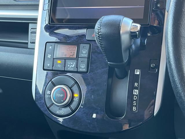 タント カスタムRS トップエディションSAII 軽減ブレーキ 8インチナビ 地デジ Bluetooh バックモニター スマートキー 両側パワースライドドア LEDライト フォグランプ 横滑り防止 純正アルミ ETC 格納ミラー Wエアバック 禁煙車(12枚目)