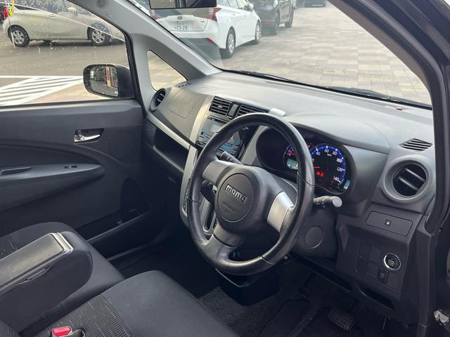 ムーヴ カスタム　ＲＳ　スマートキー　プッシュスタート　オートエアコン　ＬＥＤライト　フォグランプ　アイドリングストップ　格納ミラー　純正アルミ　オートライト　ベンチシート　衝突安全ボディー　盗難防止システム　ＡＢＳ　禁煙車（7枚目）