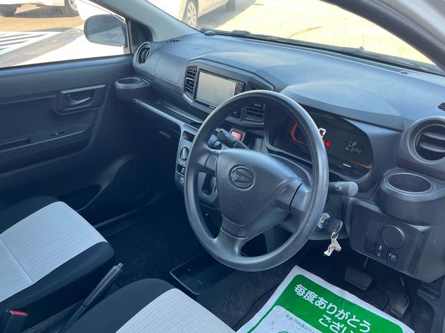 ミライース L 社外ナビ 地デジ Bluetooh キーレスエントリー アイドリングストップ 横滑り防止 衝突安全ボディー Wエアバック ABS ヘッドライトレべライザー 禁煙車(7枚目)