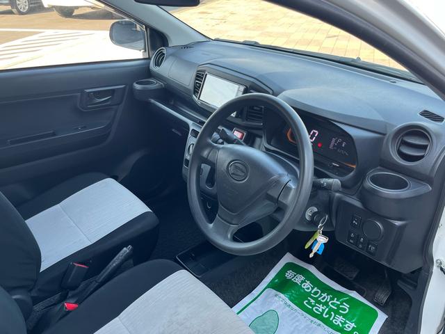 ミライース L SAIII 軽減ブレーキ ナビ 地デジ Bluetooh バックモニター キーレスエントリー ETC クリアランスソナー レーンキープアシスト オートマチックハイビーム 横滑り防止 アイドリングストップ 禁煙車(7枚目)