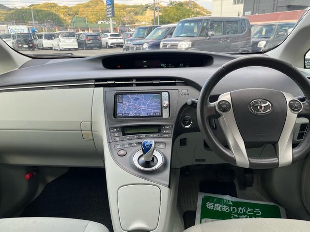 プリウス S LEDエディション ナビ 地デジ Bluetooh バックモニター スマートキー プッシュスタート LEDライト フォグランプ ETC 格納ミラー オートライト 純正アルミ 衝突安全ボディー Wエアバック ABS 禁煙車(8枚目)