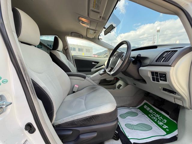 プリウス S LEDエディション ナビ 地デジ Bluetooh バックモニター スマートキー プッシュスタート LEDライト フォグランプ ETC 格納ミラー オートライト 純正アルミ 衝突安全ボディー Wエアバック ABS 禁煙車(23枚目)