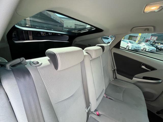 プリウス S LEDエディション ナビ 地デジ Bluetooh バックモニター スマートキー プッシュスタート LEDライト フォグランプ ETC 格納ミラー オートライト 純正アルミ 衝突安全ボディー Wエアバック ABS 禁煙車(27枚目)