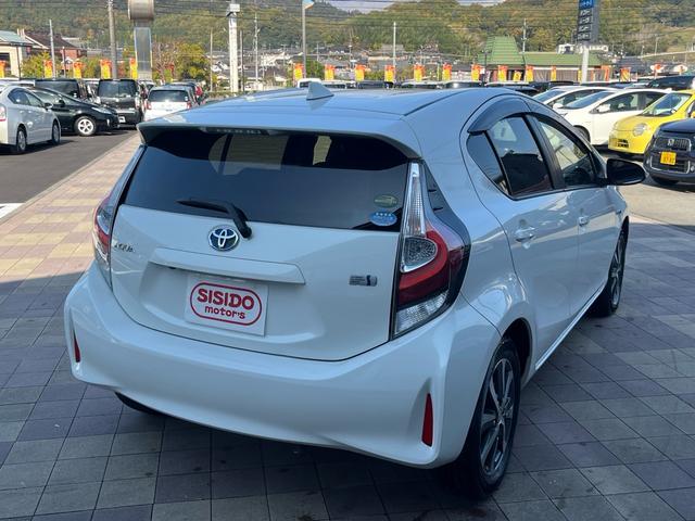 アクア Gソフトレザーセレクション 後期モデル 軽減ブレーキ ナビ 地デジ Bluetooh バックモニター スマートキー ブラックレザーシート シートヒーター フォグランプ クルーズコントロール ETC 純正アルミ 格納ミラー 禁煙車(6枚目)