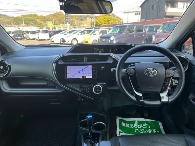 アクア Gソフトレザーセレクション 後期モデル 軽減ブレーキ ナビ 地デジ Bluetooh バックモニター スマートキー ブラックレザーシート シートヒーター フォグランプ クルーズコントロール ETC 純正アルミ 格納ミラー 禁煙車(8枚目)