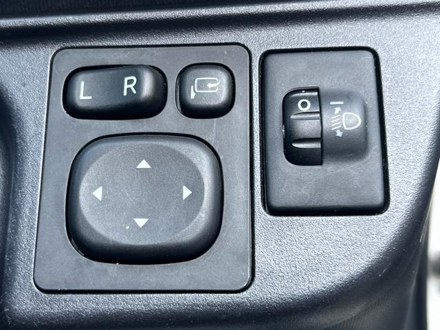 アクア Gソフトレザーセレクション 後期モデル 軽減ブレーキ ナビ 地デジ Bluetooh バックモニター スマートキー ブラックレザーシート シートヒーター フォグランプ クルーズコントロール ETC 純正アルミ 格納ミラー 禁煙車(24枚目)