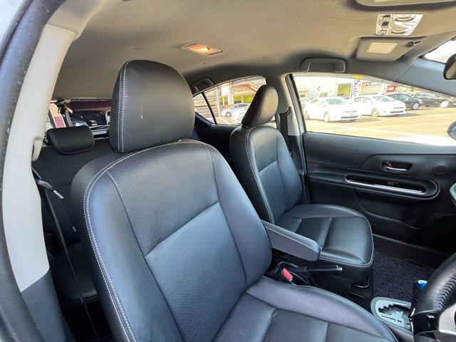 アクア Gソフトレザーセレクション 後期モデル 軽減ブレーキ ナビ 地デジ Bluetooh バックモニター スマートキー ブラックレザーシート シートヒーター フォグランプ クルーズコントロール ETC 純正アルミ 格納ミラー 禁煙車(28枚目)