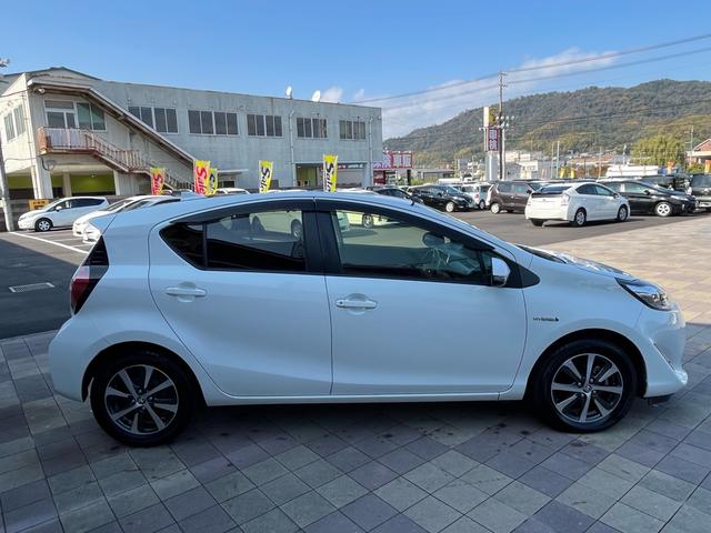 アクア Gソフトレザーセレクション 後期モデル 軽減ブレーキ ナビ 地デジ Bluetooh バックモニター スマートキー ブラックレザーシート シートヒーター フォグランプ クルーズコントロール ETC 純正アルミ 格納ミラー 禁煙車(30枚目)