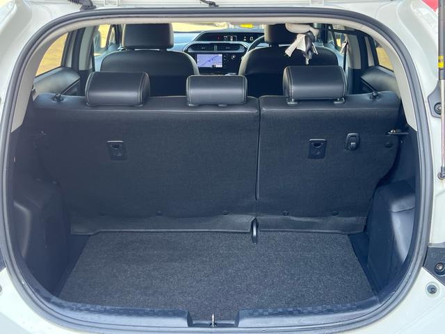 アクア Gソフトレザーセレクション 後期モデル 軽減ブレーキ ナビ 地デジ Bluetooh バックモニター スマートキー ブラックレザーシート シートヒーター フォグランプ クルーズコントロール ETC 純正アルミ 格納ミラー 禁煙車(45枚目)