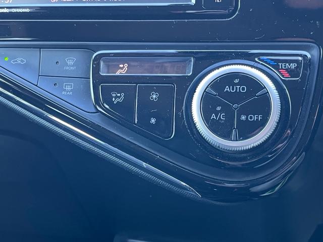 アクア Ｓスタイルブラック　後期モデル　軽減ブレーキ　ナビ　地デジ　Ｂｌｕｅｔｏｏｈ　ドライブレコーダー　スマートキー　プッシュスタート　ＥＴＣ　ＬＥＤライト　レーンキープアシスト　オートマチックハイビーム　社外アルミ　禁煙車（12枚目）