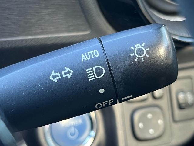 アクア Ｓスタイルブラック　後期モデル　軽減ブレーキ　ナビ　地デジ　Ｂｌｕｅｔｏｏｈ　ドライブレコーダー　スマートキー　プッシュスタート　ＥＴＣ　ＬＥＤライト　レーンキープアシスト　オートマチックハイビーム　社外アルミ　禁煙車（17枚目）