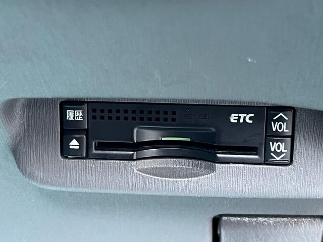 プリウス Ｓツーリングセレクション　ナビ　地デジ　Ｂｌｕｅｔｏｏｈ　バックモニター　スマートキー　ＬＥＤライト　フォグランプ　格納ミラー　ＥＴＣ　純正アルミ　オートライト　衝突安全ボディー　盗難防止システム　Ｗエアバック　ＡＢＳ　禁煙車（20枚目）