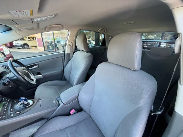 プリウス Ｓツーリングセレクション　ナビ　地デジ　Ｂｌｕｅｔｏｏｈ　バックモニター　スマートキー　ＬＥＤライト　フォグランプ　格納ミラー　ＥＴＣ　純正アルミ　オートライト　衝突安全ボディー　盗難防止システム　Ｗエアバック　ＡＢＳ　禁煙車（32枚目）