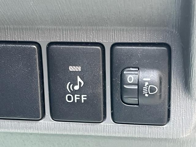 プリウスアルファ Ｓ　ナビ　地デジ　Ｂｌｕｅｔｏｏｈ　バックモニター　スマートキー　プッシュスタート　ＥＴＣ　フォグランプ　格納ミラー　純正アルミ　オートエアコン　衝突安全ボディー　盗難防止システム　Ｗエアバック　禁煙車（22枚目）