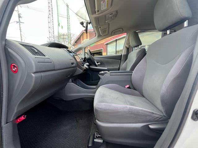 プリウスアルファ Ｓ　ナビ　地デジ　Ｂｌｕｅｔｏｏｈ　バックモニター　スマートキー　プッシュスタート　ＥＴＣ　フォグランプ　格納ミラー　純正アルミ　オートエアコン　衝突安全ボディー　盗難防止システム　Ｗエアバック　禁煙車（35枚目）