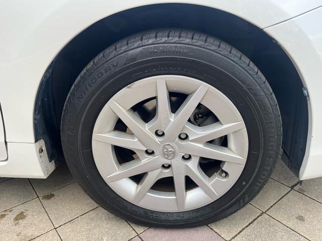 プリウスアルファ Ｓ　ナビ　地デジ　Ｂｌｕｅｔｏｏｈ　バックモニター　スマートキー　プッシュスタート　ＥＴＣ　フォグランプ　格納ミラー　純正アルミ　オートエアコン　衝突安全ボディー　盗難防止システム　Ｗエアバック　禁煙車（45枚目）