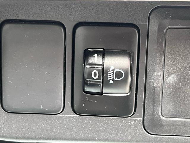 デイズ Ｊ　軽減ブレーキ　ナビ　地デジ　Ｂｌｕｅｔｏｏｈ　キーレスエントリー　格納ミラー　横滑り防止　ベンチシート　衝突安全ボディー　Ｗエアバック　ＡＢＳ　ヘッドライトレべライザー　禁煙車（18枚目）