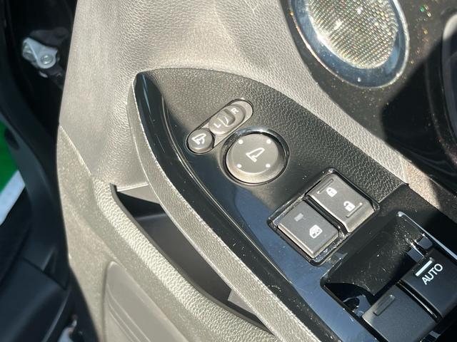 N-BOXカスタム G・Lターボホンダセンシング 軽減ブレーキ ナビ 地デジ Bluetooh バックモニター 両側パワースライドドア ETC アダプティブクルーズコントロール レーンキープアシスト 純正アルミ パドルシフトマチック ABS 禁煙車(24枚目)