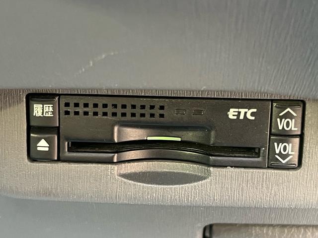 プリウス S 純正ナビ 地デジ バックモニター スマートキー プッシュスタート ETC 純正アルミ 格納ミラー オートライト フォグランプ オートエアコン 衝突安全ボディー 盗難防止システム Wエアバック 禁煙車(20枚目)