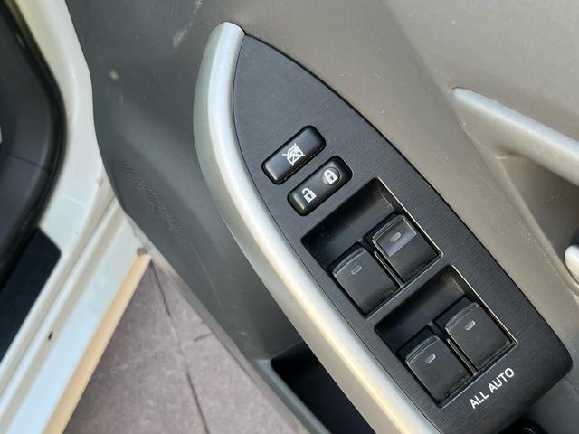 プリウス S 純正ナビ 地デジ バックモニター スマートキー プッシュスタート ETC 純正アルミ 格納ミラー オートライト フォグランプ オートエアコン 衝突安全ボディー 盗難防止システム Wエアバック 禁煙車(21枚目)