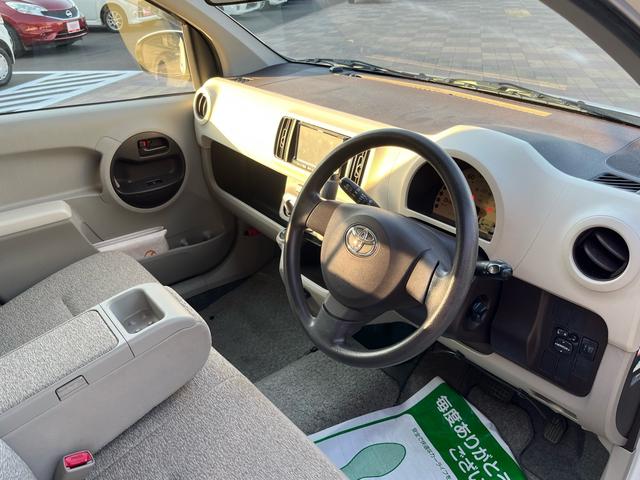 パッソ X ユルリ ナビ 地デジ バックモニター スマートキー 格納ミラー ベンチシート 衝突安全ボディー 盗難防止システム Wエアバック ABS ヘッドライトレべライザー 禁煙車(7枚目)