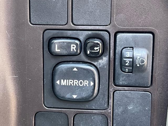 パッソ X ユルリ ナビ 地デジ バックモニター スマートキー 格納ミラー ベンチシート 衝突安全ボディー 盗難防止システム Wエアバック ABS ヘッドライトレべライザー 禁煙車(18枚目)