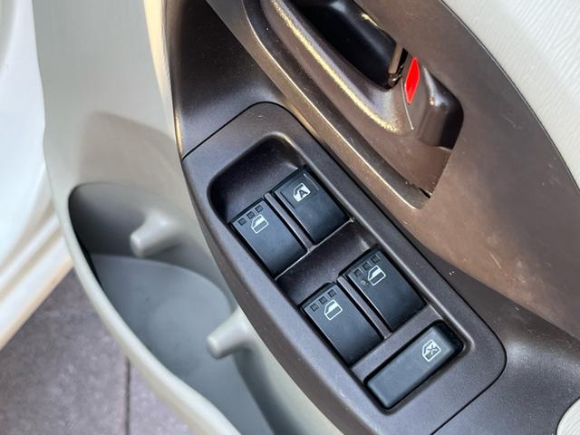 パッソ X ユルリ ナビ 地デジ バックモニター スマートキー 格納ミラー ベンチシート 衝突安全ボディー 盗難防止システム Wエアバック ABS ヘッドライトレべライザー 禁煙車(19枚目)