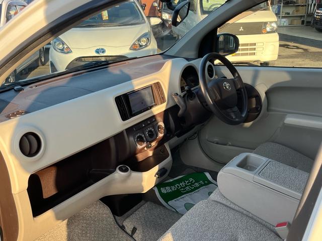 パッソ X ユルリ ナビ 地デジ バックモニター スマートキー 格納ミラー ベンチシート 衝突安全ボディー 盗難防止システム Wエアバック ABS ヘッドライトレべライザー 禁煙車(29枚目)