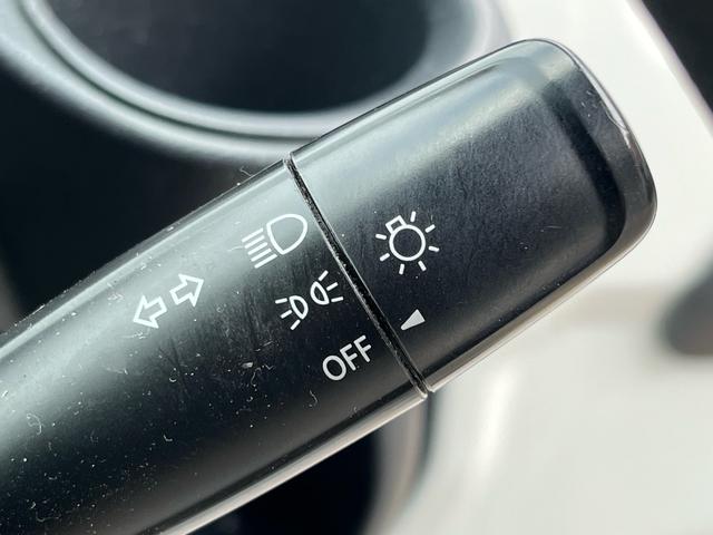 ＮＴ１００クリッパートラック ＤＸ　エアコン　パワステ　３方開　Ｗエアバック　ＡＢＳ　スペアタイヤ　ヘッドライトレべライザー　禁煙車（12枚目）