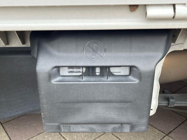 ＮＴ１００クリッパートラック ＤＸ　エアコン　パワステ　３方開　Ｗエアバック　ＡＢＳ　スペアタイヤ　ヘッドライトレべライザー　禁煙車（22枚目）
