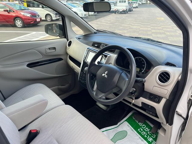 eKワゴン M 社外ナビ 地デジ キーレスエントリー タッチパネルオートエアコン 格納ミラー アイドリングストップ ETC ベンチシート 衝突安全ボディー Wエアバック ABS ヘッドライトレべライザー 禁煙車(7枚目)