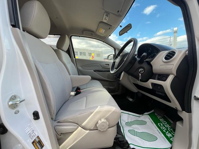 eKワゴン M 社外ナビ 地デジ キーレスエントリー タッチパネルオートエアコン 格納ミラー アイドリングストップ ETC ベンチシート 衝突安全ボディー Wエアバック ABS ヘッドライトレべライザー 禁煙車(21枚目)