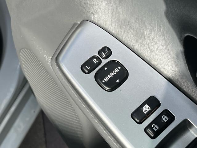 プリウスアルファ S 純正ナビ 地デジ バックモニター スマートキー プッシュスタート LEDライト フォグランプ オートエアコン ETC 格納ミラー 純正アルミ 衝突安全ボディー 盗難防止システム Wエアバック 禁煙車(24枚目)