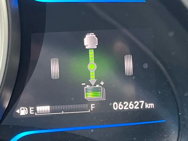 フィットハイブリッド Ｌパッケージ　ナビ　地デジ　Ｂｌｕｅｔｏｏｈ　バックモニター　スマートキー　ＥＴＣ　ハーフレザーシート　ＬＥＤライト　クルーズコントロール　格納ミラー　オートライト　横滑り防止　アイドリングストップ　ＡＢＳ　禁煙車（19枚目）