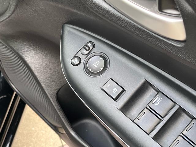 フィットハイブリッド Ｌパッケージ　ナビ　地デジ　Ｂｌｕｅｔｏｏｈ　バックモニター　スマートキー　ＥＴＣ　ハーフレザーシート　ＬＥＤライト　クルーズコントロール　格納ミラー　オートライト　横滑り防止　アイドリングストップ　ＡＢＳ　禁煙車（25枚目）