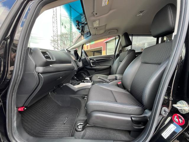 フィットハイブリッド Ｌパッケージ　ナビ　地デジ　Ｂｌｕｅｔｏｏｈ　バックモニター　スマートキー　ＥＴＣ　ハーフレザーシート　ＬＥＤライト　クルーズコントロール　格納ミラー　オートライト　横滑り防止　アイドリングストップ　ＡＢＳ　禁煙車（37枚目）