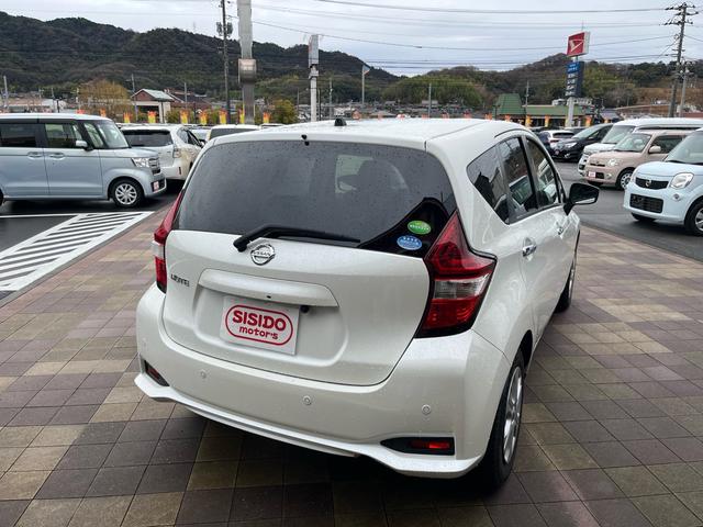 ノート Ｘ　軽減ブレーキ　ナビ　Ｂｌｕｅｔｏｏｈ　バックモニター　ドライブレコーダー　ＥＴＣ　スマートキー　プッシュスタート　クリアランスソナー　レーンキープアシスト　横滑り防止　格納ミラー　Ｗエアバック　禁煙車（6枚目）