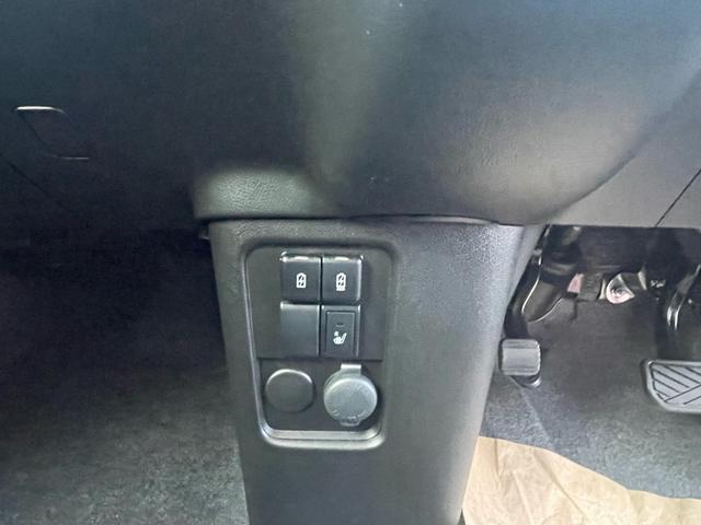ワゴンＲカスタムＺ ハイブリッドＺＸ　ハイブリッドＺＸ・アップグレードパッケージ・未使用車・デュアルカメラブレーキ・スマートキー・１５インチアルミホイール・ＬＥＤヘッドライト（14枚目）