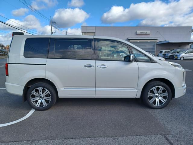 デリカＤ：５ Ｐ　ナビ・ＥＴＣ・前後ドラレコ・全周囲カメラ・シートヒーター・ステアリングヒーター・電動リアゲート・ワンオーナー（17枚目）