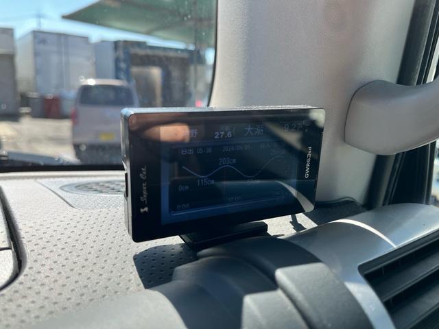 ＦＪクルーザー カラーパッケージ　１オーナー車輌　純正ナビ　フルセグ　Ｂｌｕｅｔｏｏｔｈ　ＤＶＤ　ＣＤ　バックカメラ　ＥＴＣ　ドライブレコーダー　レーダー　バックカメラ　クルーズコントロール　純正オプションルーフラック（16枚目）
