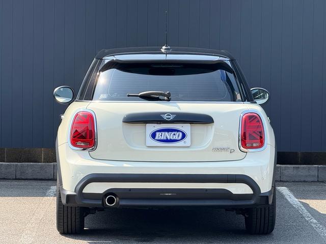 ＭＩＮＩ クーパーＤ　クラシック・トリム　ＡｐｐｌｅＣａｒＰｌａｙ　バックカメラ　ＥＴＣ（7枚目）
