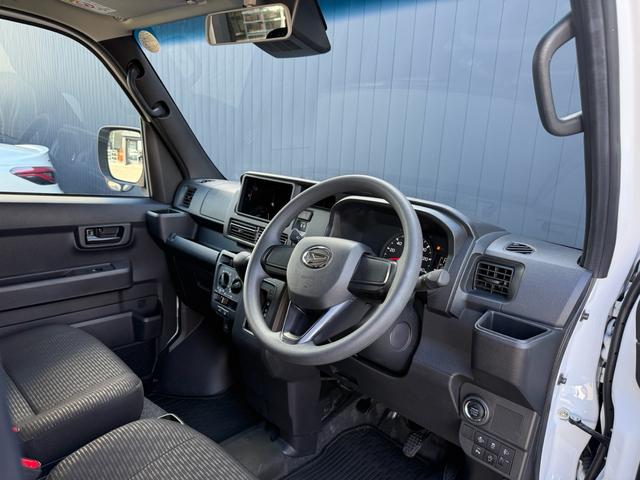 ハイゼットカーゴ クルーズ 衝突軽減システム コーナーセンサー スマートキー オートライト 電動格納ミラー アイドリングストップ(9枚目)