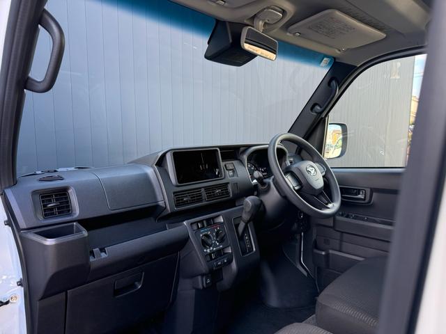 ハイゼットカーゴ クルーズ 衝突軽減システム コーナーセンサー スマートキー オートライト 電動格納ミラー アイドリングストップ(11枚目)