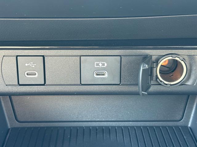 プリウス Ｚ　デジタルインナーミラー　パノラマルーフ　リアフォグ　ブラインドスポットモニター　ＡＣ１００Ｖ　純正１２．３インチナビ　アラウンドビューモニター　パワーバックドア　ＥＴＣ２．０　パワーシート（32枚目）